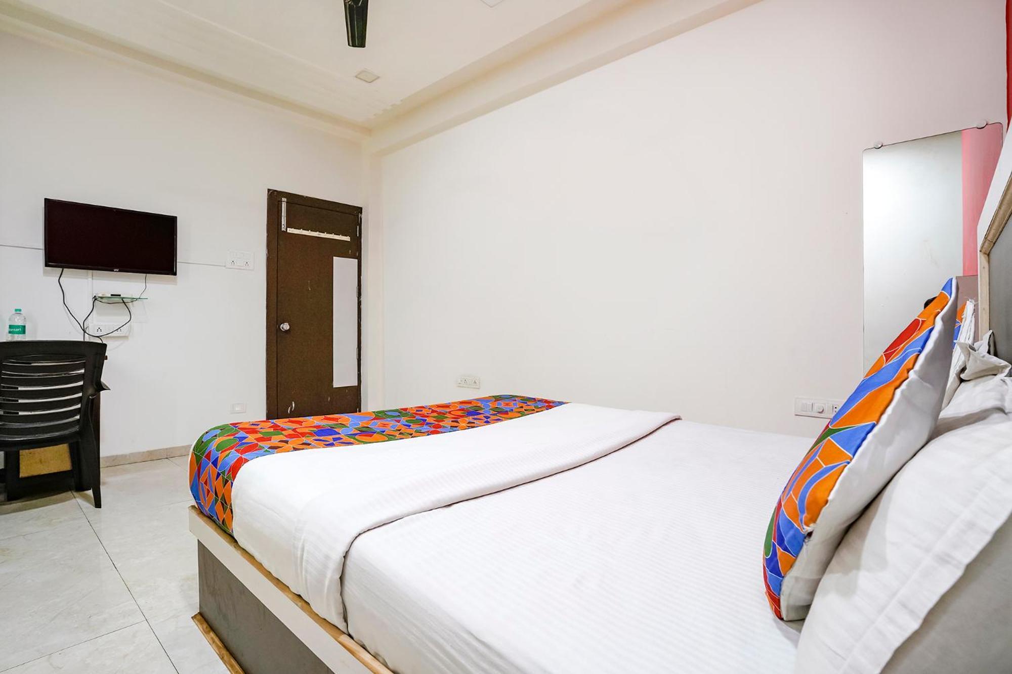 โอโย 60908 โฮเต็ล ไส ลอดจิ้ง Hotel Deolali ภายนอก รูปภาพ