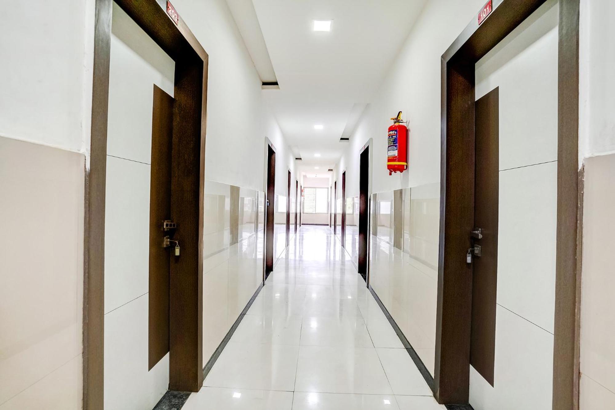 โอโย 60908 โฮเต็ล ไส ลอดจิ้ง Hotel Deolali ภายนอก รูปภาพ
